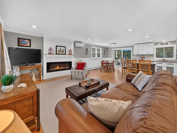 165 Forest St, South Hamilton, MA 01982