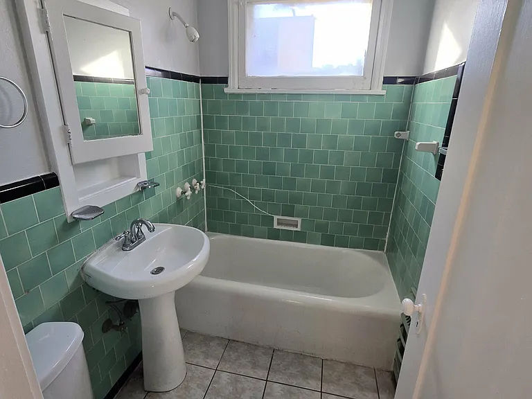 25 Westmont Dr #21 — Photo 4