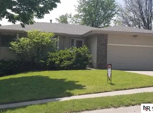 3707 Lookingglass Dr, Bellevue, NE 68123