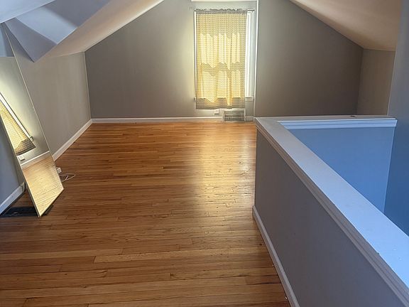 5th image of 375 W Webster Ave
