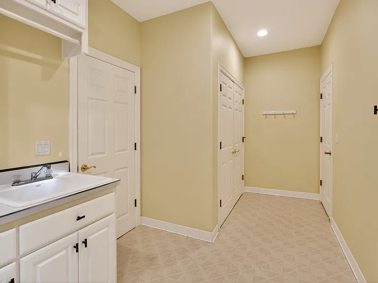 1645 SE Oak Shore Ln #1 — Photo 26