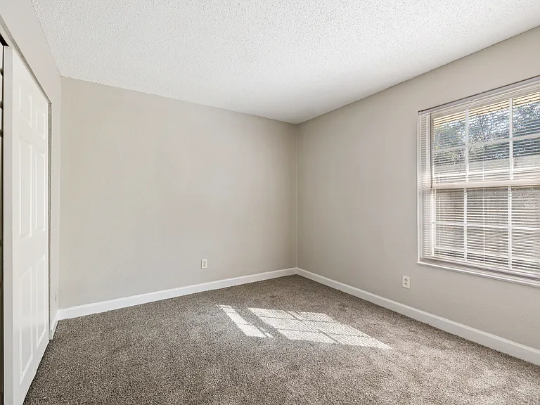 Sabal Palms Apartments — Photo 24