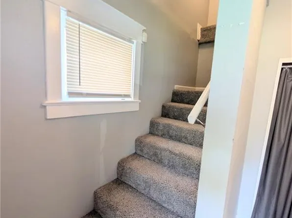 1111 W 44th St, Kansas City, MO 64111