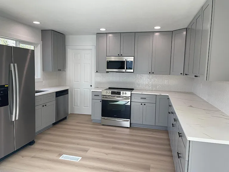 5805 NE 35th Pl — Photo 11
