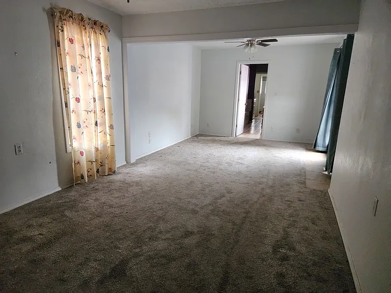 1700 S Avenue B — Photo 23