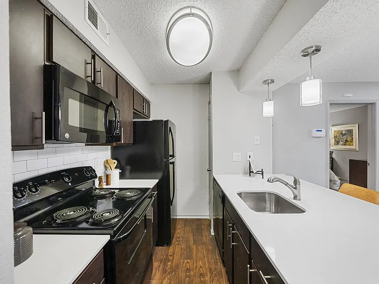 Trinity Apartments — Photo 19
