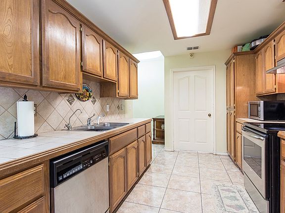 5th image of 4410 N 27th Ln