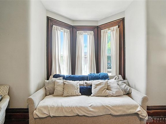5th image of 204 E Market St