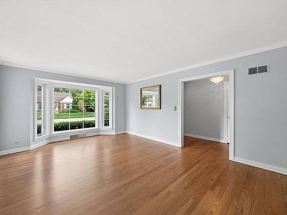 2nd image of 904 S 2nd Ave