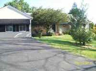 1501 Oakview Dr, Kenova, WV 25530