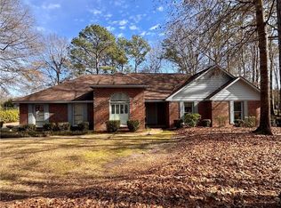 166 Acorn Ct, Smiths Station, AL 36877