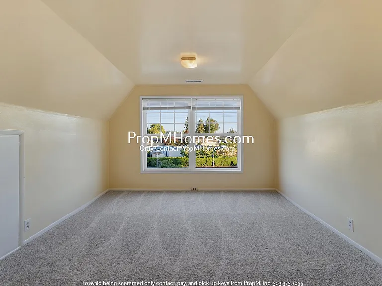 19825 SE Stark St — Photo 20