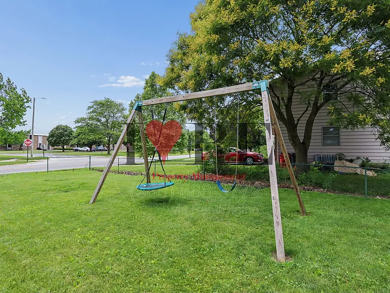 3565 Brunswick Dr — Photo 33