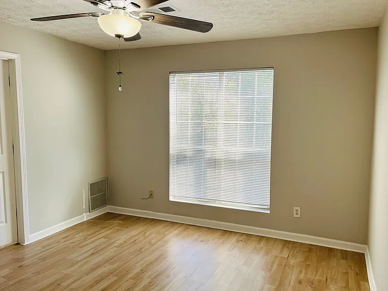 5612 Feldwood Rd — Photo 20