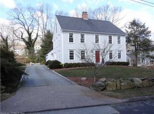 35 Clift Ln, Groton, CT 06355