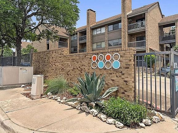 2nd image of 8888 Tallwood Dr #1109
