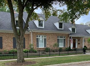 1021 N Washington St, Wheaton, IL 60187