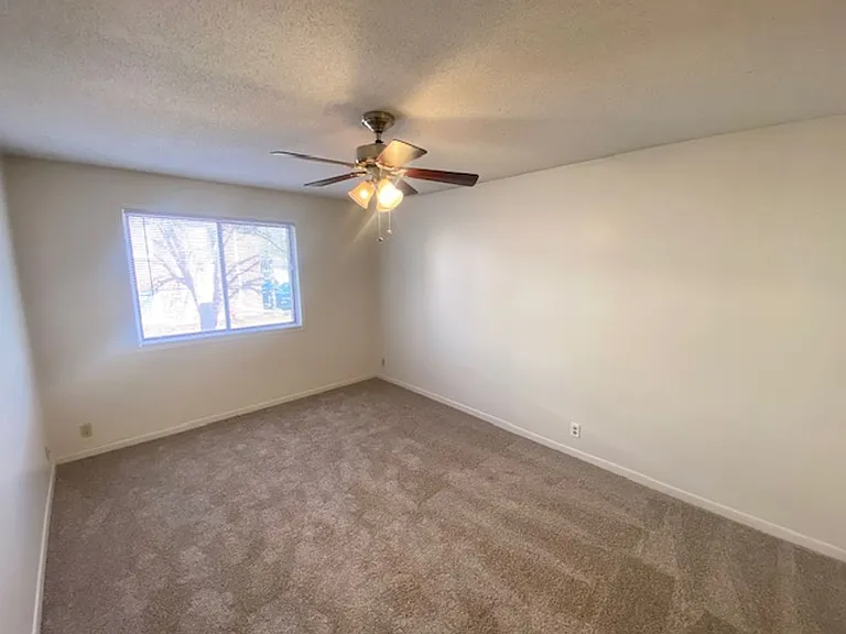 Superior Place Apartments — Photo 27