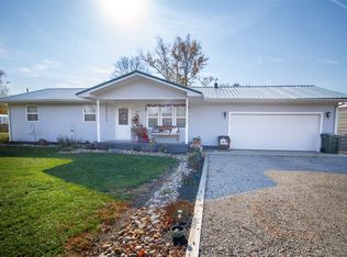 409 Magnolia St, Marshall, IL 62441