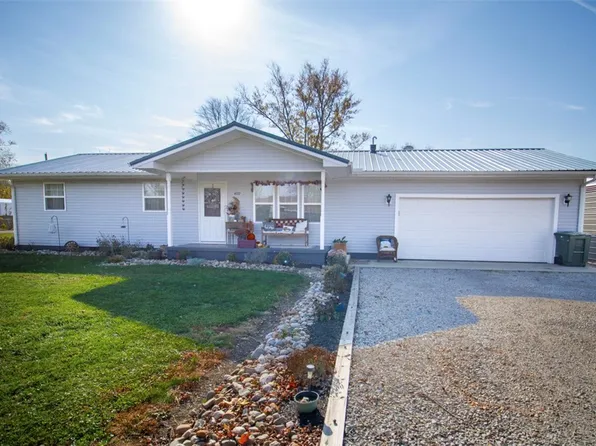 409 Magnolia St, Marshall, IL 62441