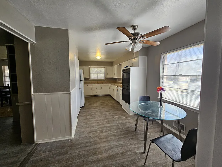 5027 Regatta Dr — Photo 4