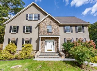 14 Hidden Valley Dr, Vernon, NJ 07462