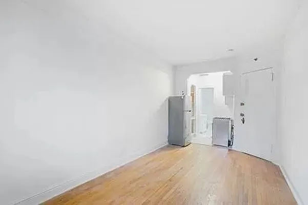 Rented by Lexiti Realty Corp | media 8