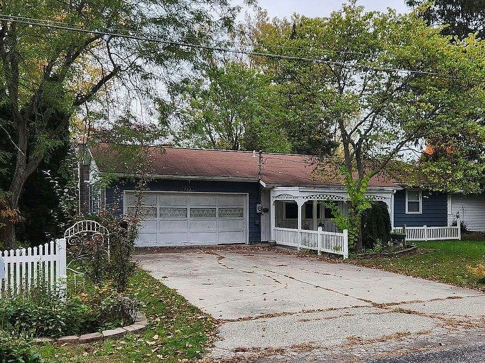 1st image of 712 Lake Shore Dr