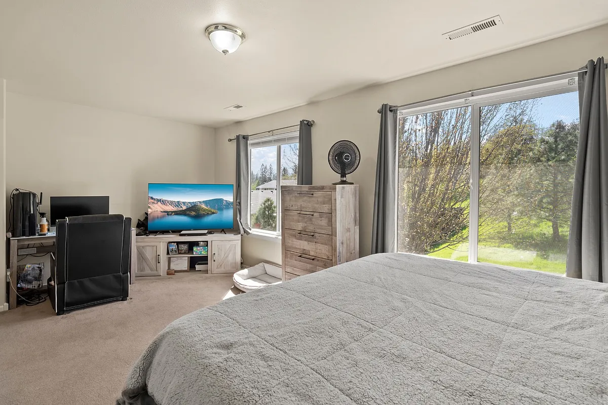 Unit Photo - 81 Erickson Ave #83