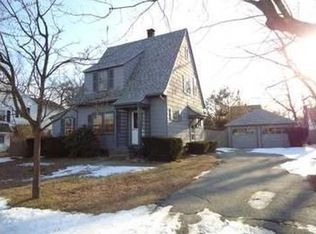 128 Potters Ave, Warwick, RI 02886