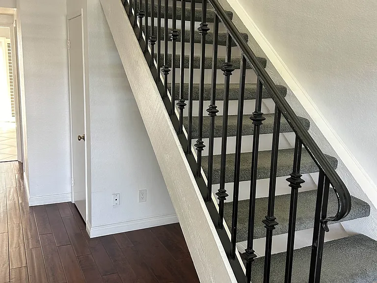 866 Hollyhock Ct — Photo 9