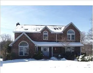 312 Westbury Dr photo 1
