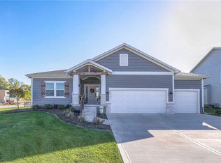 537 SE Carter Rd, Lees Summit, MO 64082