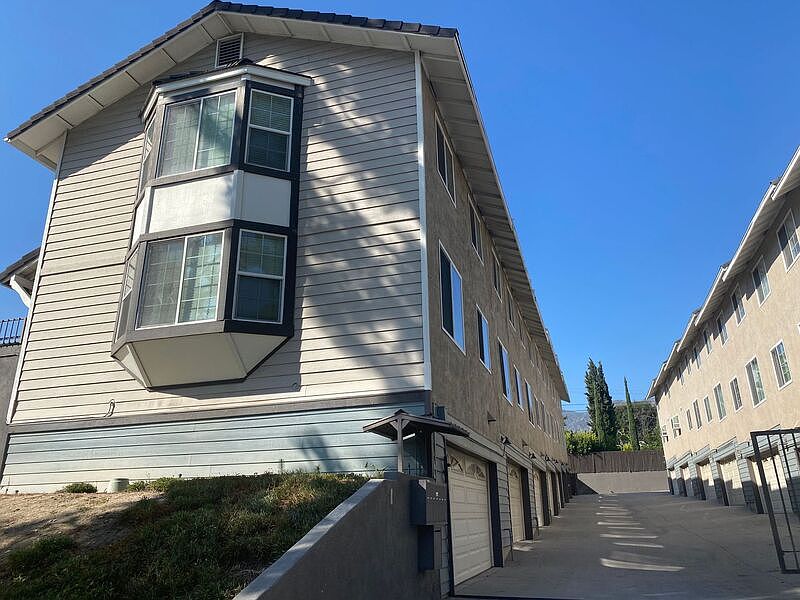 1st image of 2359 Mira Vista Ave Unit C