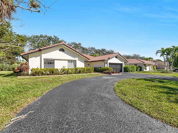 3rd image of 8419 NW 55th Ct