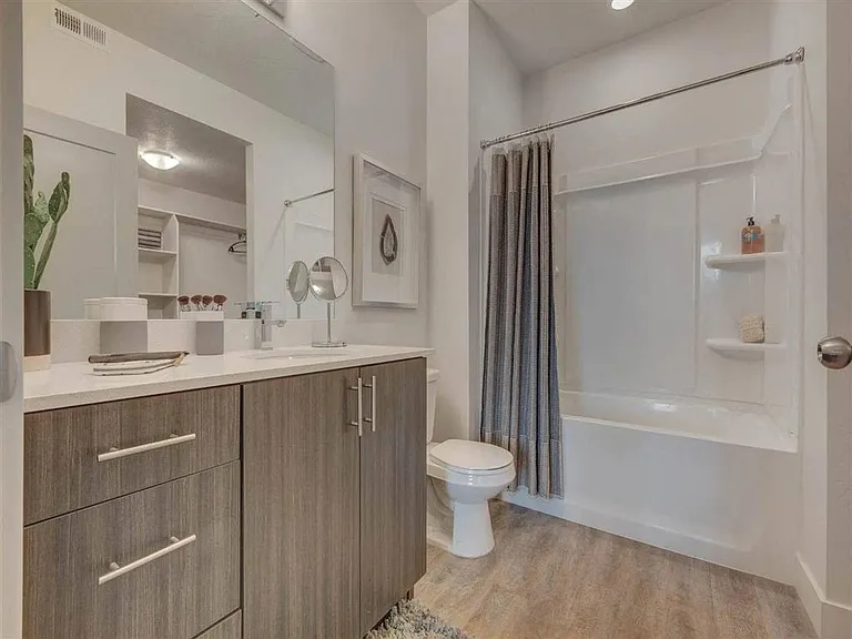 Affinity 56 bathroom