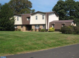 601 Davis Rd, Cheltenham, PA 19012