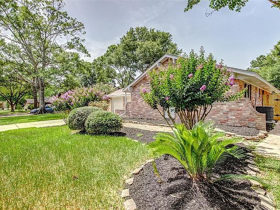 4th image of 2323 Tinechester Dr