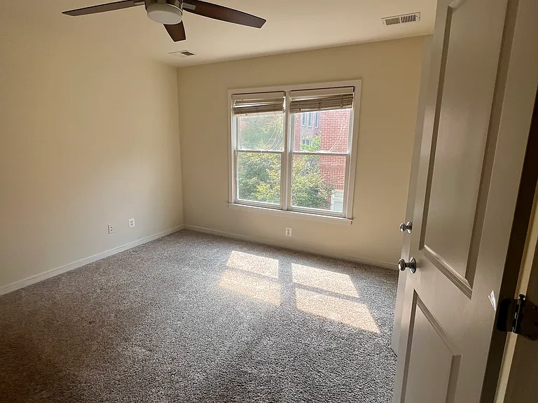 11040 Amherst Ave — Photo 9