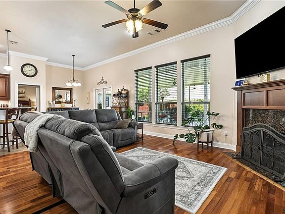 4th image of 20171 Camden Ln