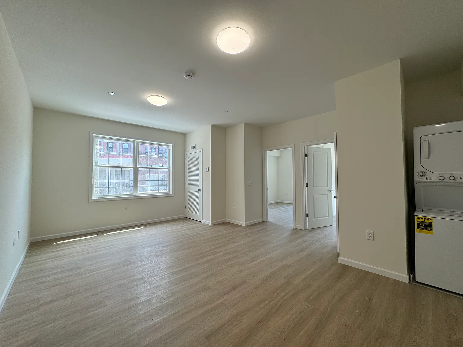2 bed, 750 sqft, $2,299 — Photo 4