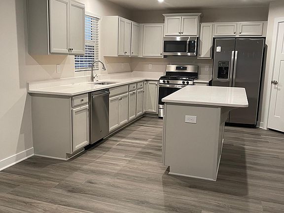 2nd image of 802 Moss Cove Ct