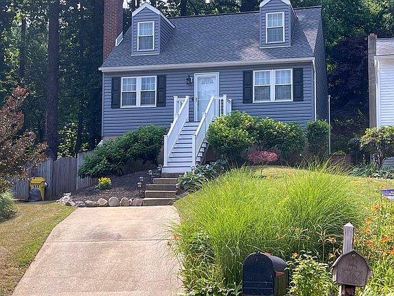 2nd image of 933 Ryecroft Ct
