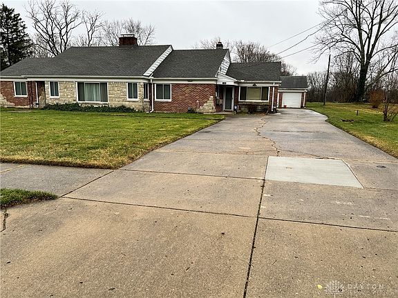 2nd image of 1160 E Main St