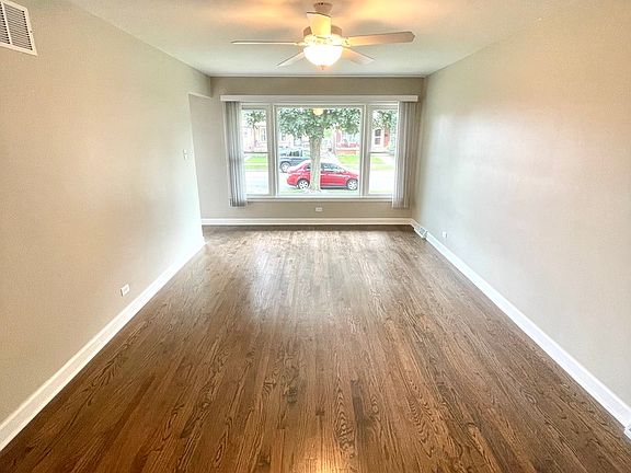 4th image of 10518 S Ave E