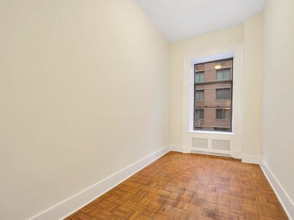 5th image of 6 E 36th St APT 3F