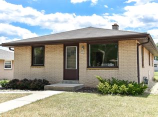 2247 W Carpenter Ave, Milwaukee, WI 53221