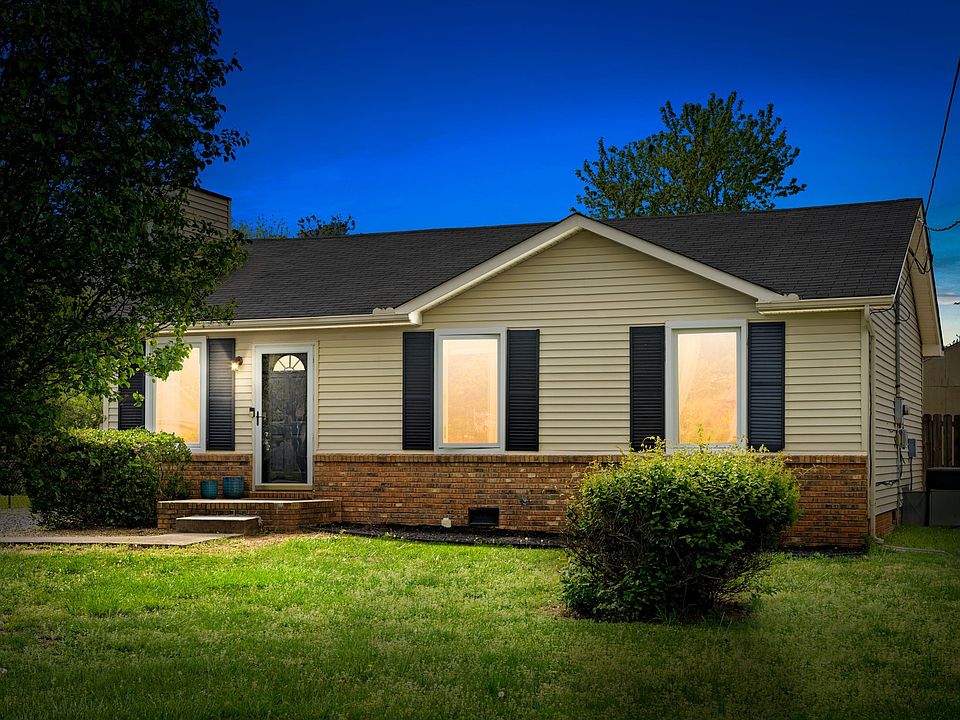 1st image of 688 Debbie Dr