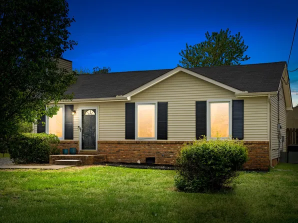 688 Debbie Dr, Clarksville, TN 37042
