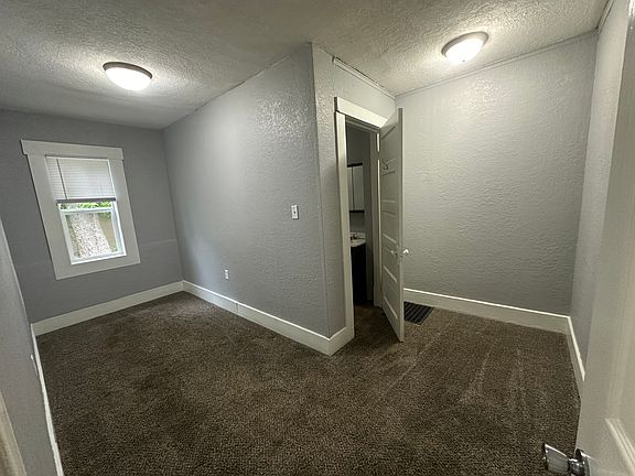 4th image of 704 14th Ave N #4
